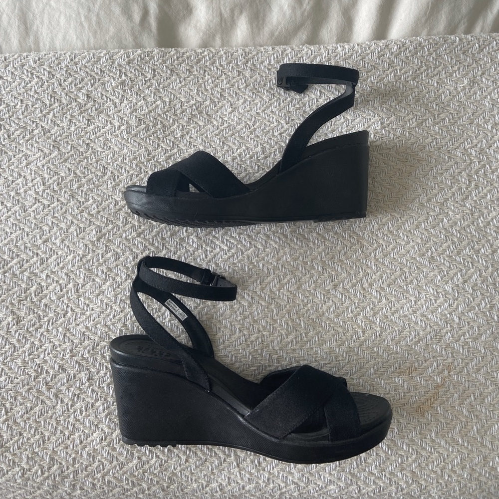 Croc Leigh II Cross Strap Ankle Wedge